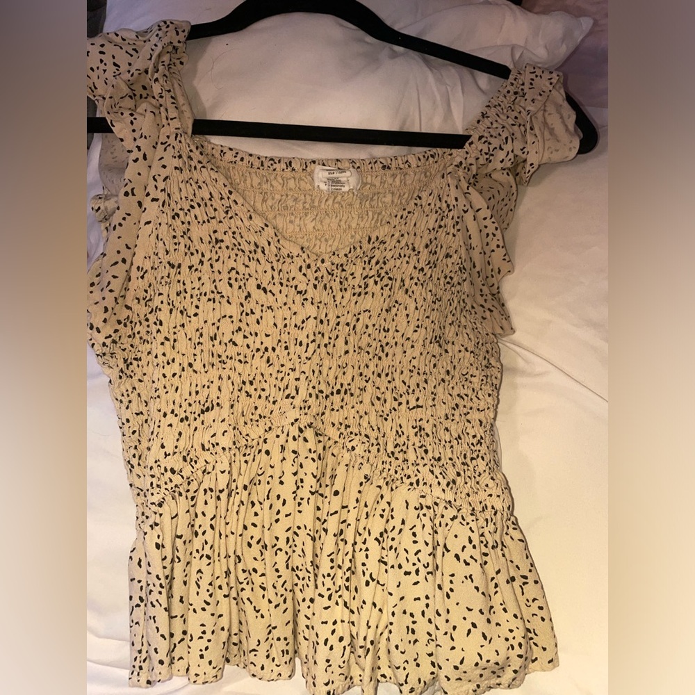 la hearts short sleeve blouse!